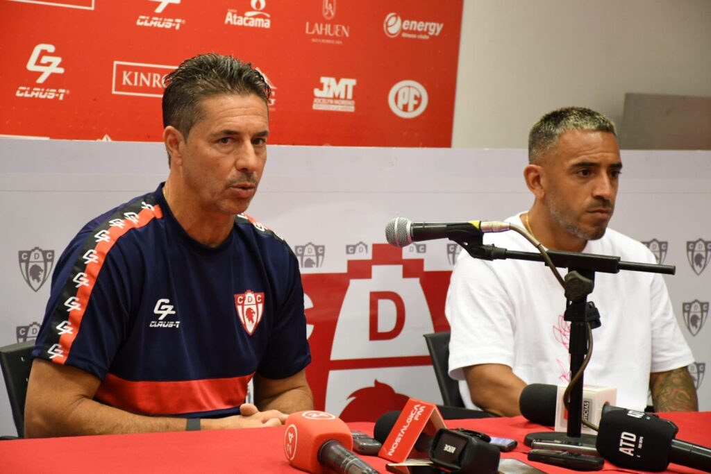 Héctor Almandoz y Jorge Luna en conferencia de prensa de Deportes Copiapó