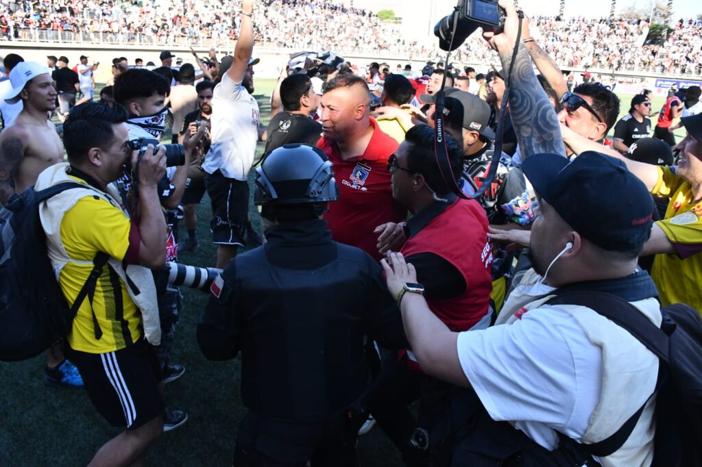 Hinchas entraron al Estadio