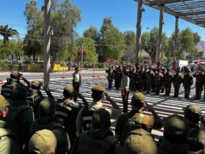 Carabineros a las afueras del LVH