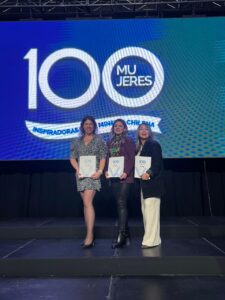 Pamela Cerda junto a las otras ganadoras de la Región.