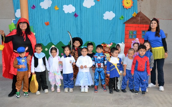 Celebración del Día del Libro en liceo Fernando Ariztia Ruiz